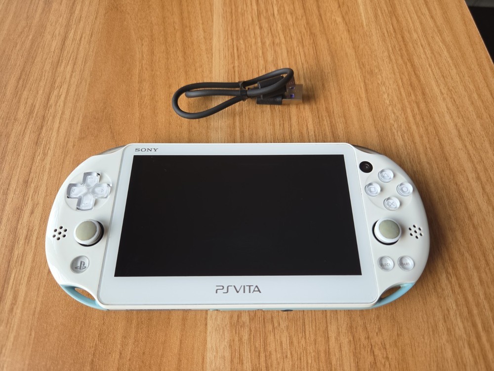 Sony PlayStation PS Vita PCH-2000 Light Blue with charger US SELLER