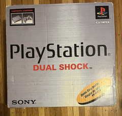 Sony PlayStation 1 SCPH-7001/94007: console, Dual Shock controller, memory card
