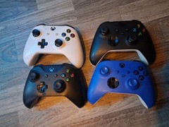 Xbox One S Console Repair Lot 4 Consoles + 4 Controllers Error 102