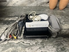 Nintendo Wii Console Black RVL-001 (USA) Console & Cords