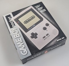 Nintendo Gameboy Pocket – Silver – w/ Box corrosion