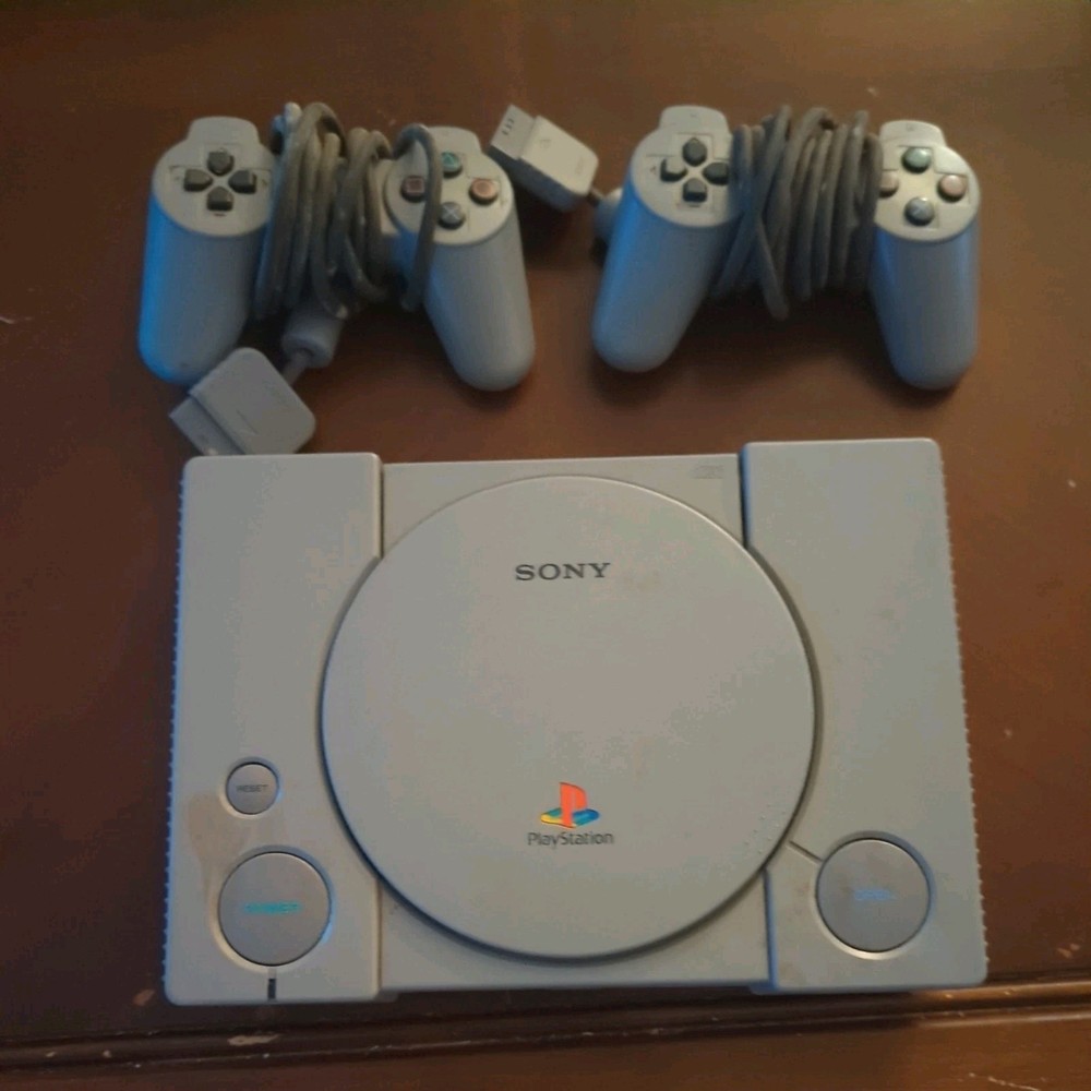 VTG SONY PS1 Console Model SCPH-1001 two controllers – AS IS