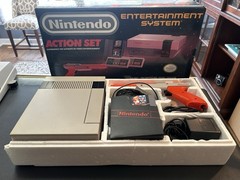 Nintendo NES Action Set CIB Zapper Mario Duck Hunt Complete in Box OEM