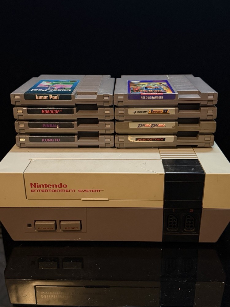 Nintendo NES Console Lot + 8 Games Rescue Rangers Rush’N Attack RoboCop Tested