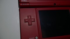 Nintendo DSi Console With Official Charger & Stylus (Very Good Condition / Red)