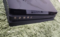 PS4 PlayStation 4 Pro Console MONSTER HUNTER WORLD LIOLAEUS EDITION Tested