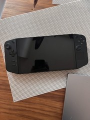 Legion Go Z1e 16GB 512GB w/ Controller Battery, 256 GB Class 3 microsd and stand
