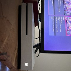 Microsoft Xbox One S 1TB 4K UHD Wi-Fi White Home Console MPN 1681