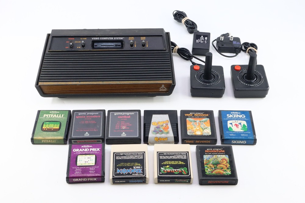 Vtg Atari 2600 Model CX-2600 Woodgrain Console & Joysticks 10 Games
