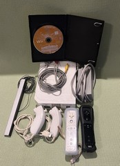 Nintendo Wii Console Bundle With Mario & Sonic all tested and working