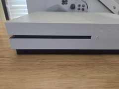 Xbox One S 1TB Bundle – 8 Games + 2 Controllers – Includes Original Box