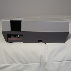 Nintendo NES-001 Entertainment System Console Bundle 2 Controllers Zapper Games