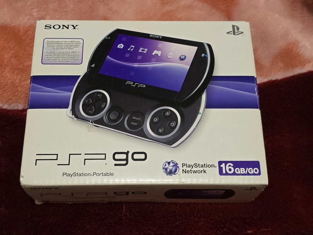 Sony PSP Go 16GB NTSC American Boxed CIB Complete BRAND NEW SEALED **RARE**