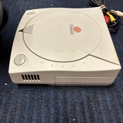 Saga Dreamcast Console Two Controllers, Game, Power And AV Cable HKT-3020 TESTED