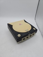 Sega Dreamcast White HKT-3020 Sport Bundle/ With Tomb Raider The Last Revelation