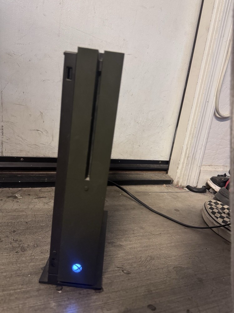 Microsoft Xbox One X 1TB Black Home Console 4K UHD HDMI USB-A (2017)
