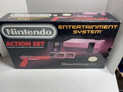 Nintendo NES Action Set Console Complete in box Box Is In Great Shape Tested