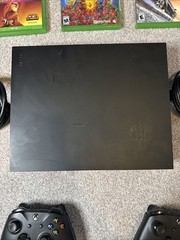 Microsoft Xbox One X 1TB console bundle w/ 3 games & controller – Functional