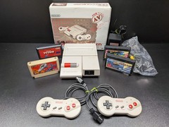 AV FAMICOM CONSOLE With Box Games & 2 Controllers US Seller Tested Works Well