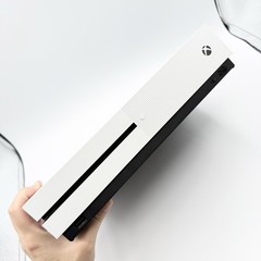 Microsoft Xbox One S White Console 500GB 1681 Cords Controller Games Tested