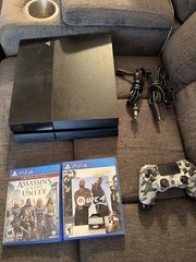 Sony PlayStation 4 500GB Jet Black Console With Games