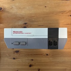 Nintendo Entertainment System NES 001 Console w one controller + manual