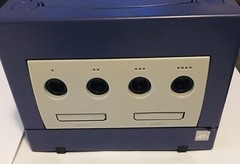 Gamecube w/ Old Skool Controller *Includes Medal Of Honor Rising Sun Disc 1 Only