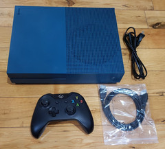 Xbox One S 500GB DEEP BLUE Special Ed. Console 1681 Bundle, Controller, TESTED