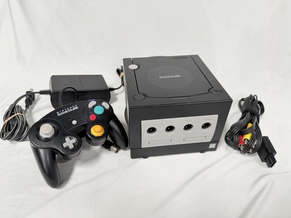 Nintendo GameCube Black Console DOL-101 / 1 Controller & Cords Bundle Tested