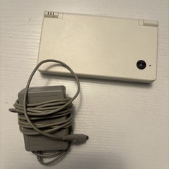 Nintendo DSi TWL-001 White Dual Screen Handheld System – Used [No Stylus] W Game