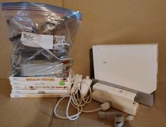 Nintendo RVL-001 Wii Console, 5 Games, 2 Controllers, 2 Nunchuck Tv Not Included