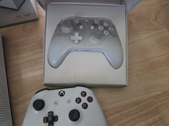 Xbox One S 1TB Bundle – 8 Games + 2 Controllers – Includes Original Box