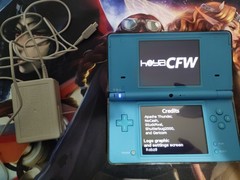 Customized Nintendo DSi Handheld Game Console Light Blue W/Stylus And RARE Shell