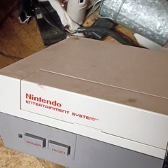 Nintendo NES Console Gray White w/ Controller, Zapper, QuickShot Joystick
