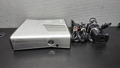 Microsoft Xbox 360 System Halo Reach Console 250GB Console With Wires Tested