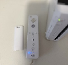 Nintendo Wii RVL-001 White Console Bundle TESTED
