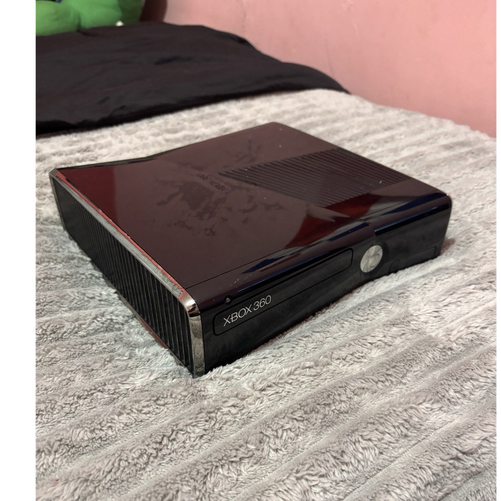 Microsoft Xbox 360 S Black Console with Kinect Sensor & Wi-Fi Capability