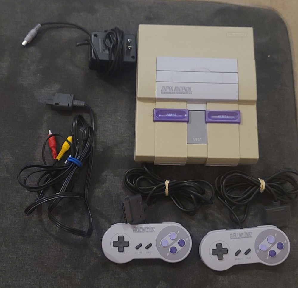 **for parts** Super Nintendo SNES Console 2 Controllers Hookups