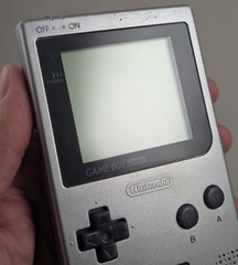 Nintendo Gameboy Pocket – Silver – w/ Box corrosion