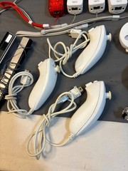 Bundle NINTENDO Wii video game system 10 games Controllers EXTRAS