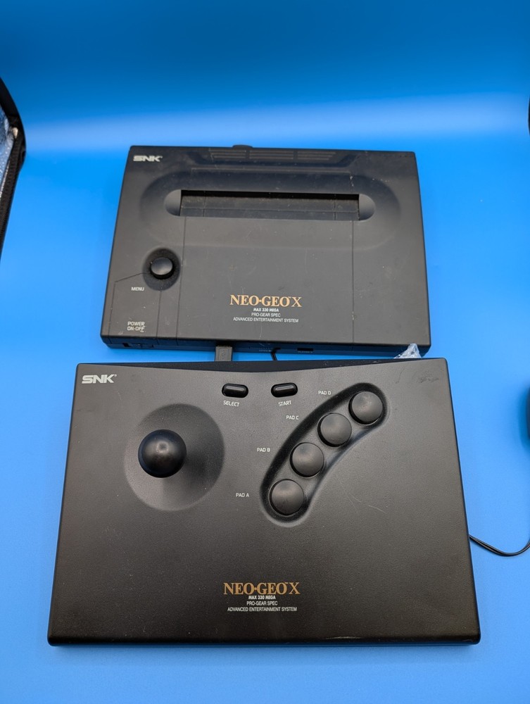 SNK Neo Geo X Gold Limited Edition Console With Controller – Works But Read