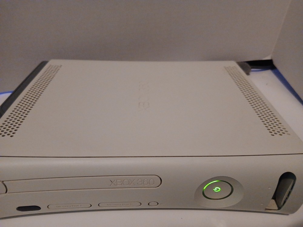 Microsoft Xbox 360 60GB Matte White Arcade Jasper V2 Console