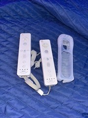 Nintendo Wii Console – TESTED – Includes 2 Controllers and AV Adapter