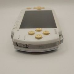 Sony PSP 1000 White Beige Handheld System Wi-Fi Capability CFW ready.