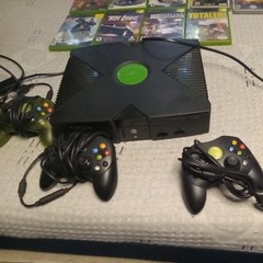 Microsoft Xbox Launch Edition with games and controller 8GB Home Console – Black