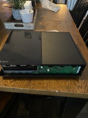 BROKEN Xbox one JUNK SELLING AS IS UNTESTED