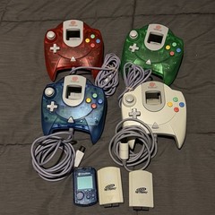 Region Free Sega Dreamcast Console Lot – 7 Games 4 Controllers S-Video