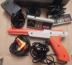 Nintendo Entertainment System NES Action Set *NO GAME* Clean Console, Accessorie