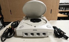 SEGA Dreamcast HKT-3010 NTSC-J White Console Bundle w/2 Controllers, VMU