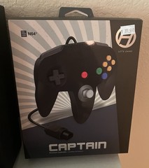 Analogue 3D 4K black with 8BitDo Controller, 3 wired Controllers and Game